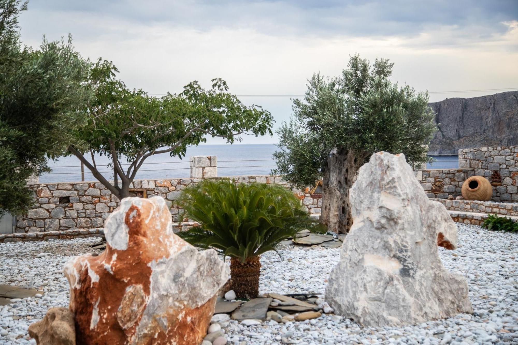 Armenopetra View Gerolimenas Aparthotel Agios Nikolaos  Exterior photo